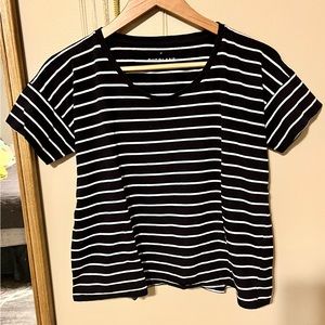 XS Everlane boxy crop black and white stripe tee